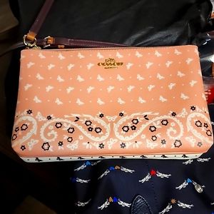 Coach very cute crossbody